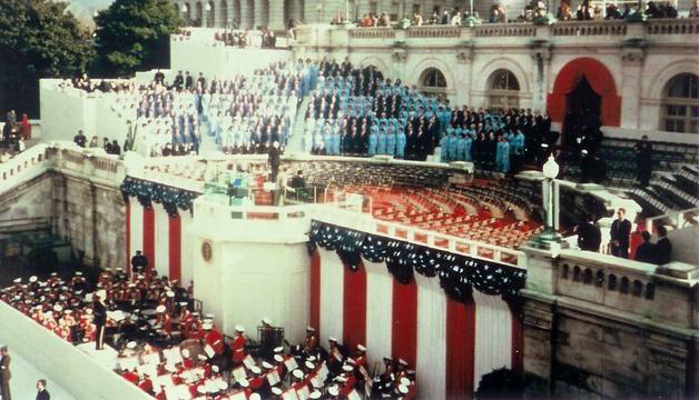 Imagem de Mórmon Newsroom do Coro do Tabernáculo Mórmon na inauguração de Bush em 1989.