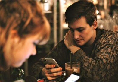 “Ele nunca me deixa ver a senha do celular”: Privacidade ou segredo?